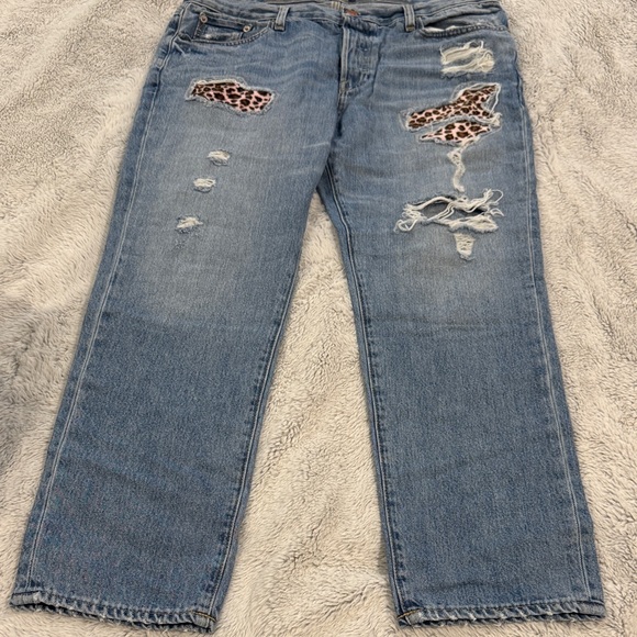 Stylish Light Blue Distressed Ankle Jeans - Picture 1 of 4